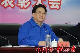 朱枫从六个方面提出要求:第一,扬长避短,让历史照亮未来。 朱枫从六个方面提出要求:第一,扬长避短,让历史照亮未来。